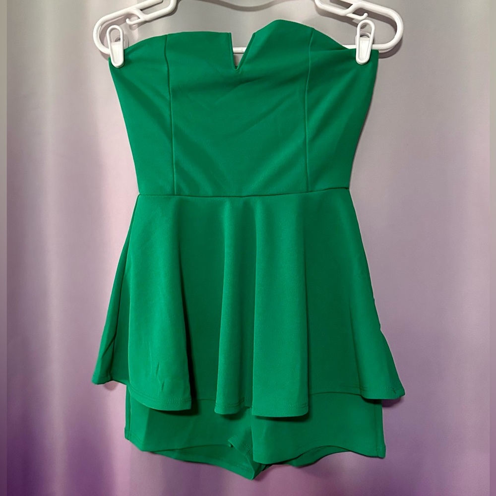 NWT Vibrant Green Strapless Romper size SM